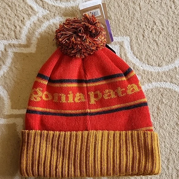 Patagonia Powder Town Beanie NWT - Picture 2 of 5